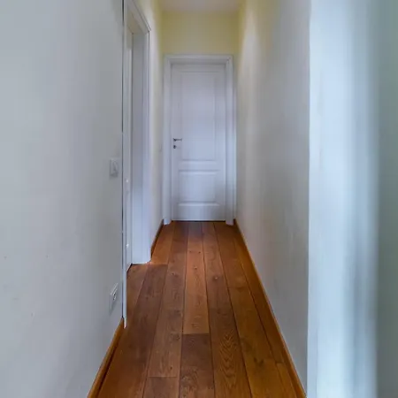 Quiet With Private Garden Apartment