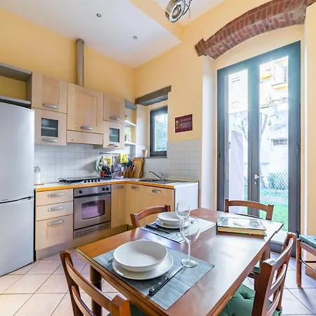 Daire Quiet With Private Garden Floransa