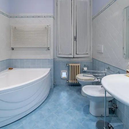Quiet With Private Garden Apartment *